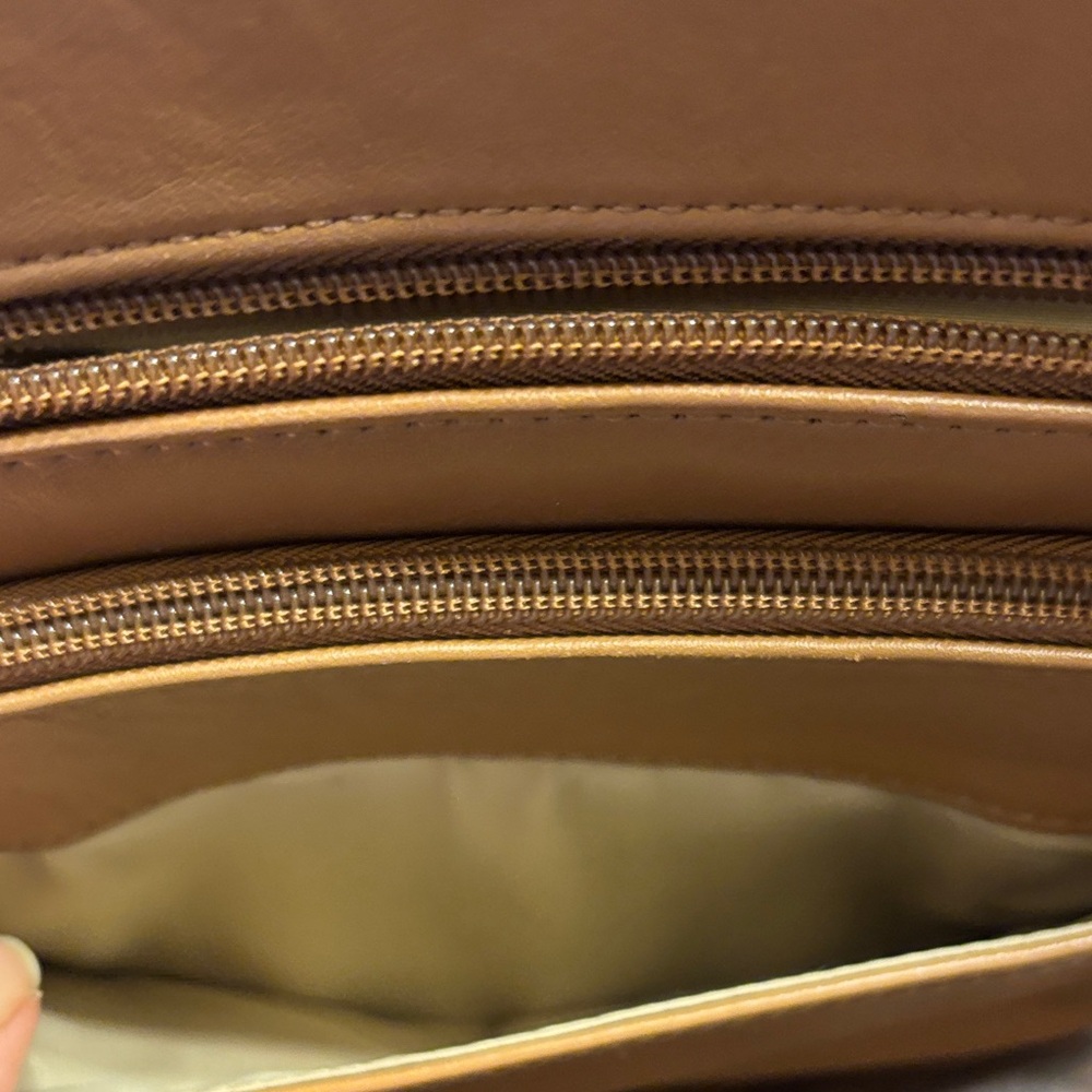Giani Bernini Beige Leather Crossbody Bag - Picture 7 of 11